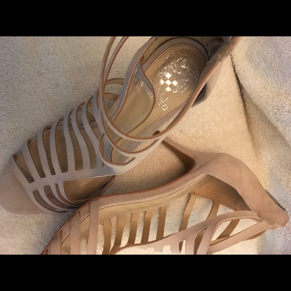 Vince Camuto Cream color Strappy Sandal 3 1/4” Heel size 9 - Picture 6 of 16